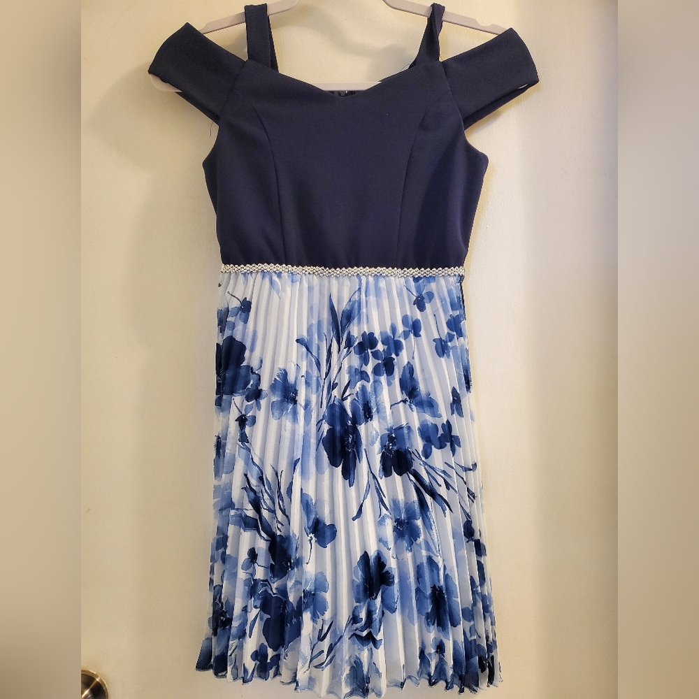 Girls"cold shoulder" Navy and pearls size 12 dress
